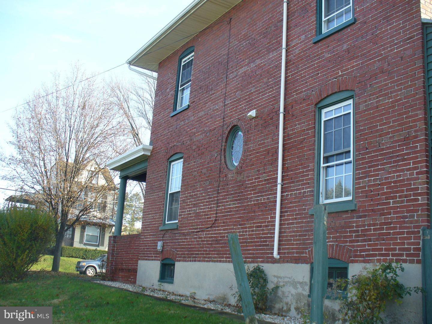 Laureldale, PA 19605,3410 KUTZTOWN RD