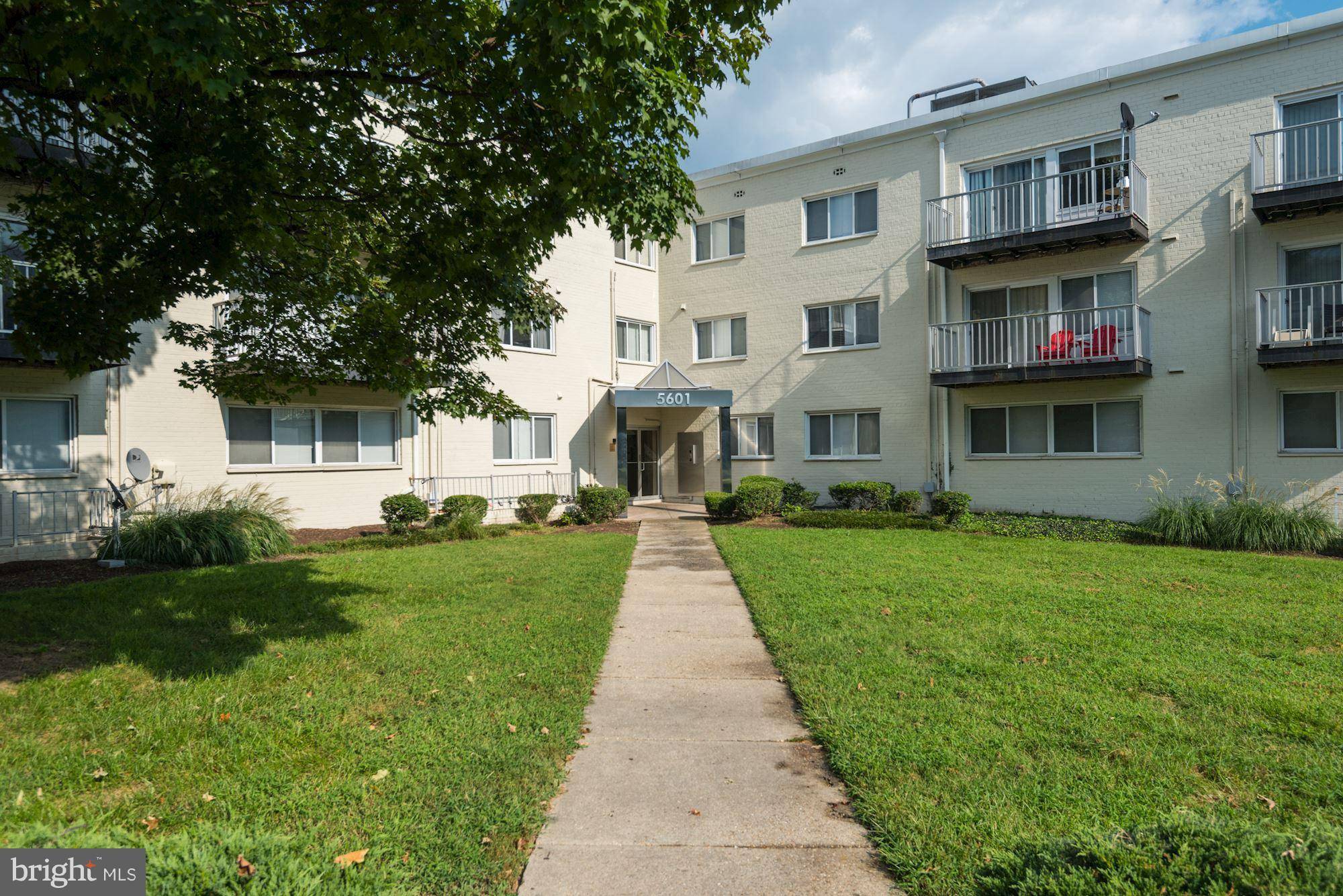 Hyattsville, MD 20782,5601 PARKER HOUSE TER #409