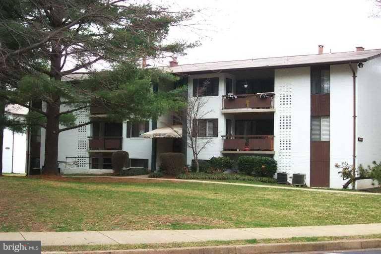 Falls Church, VA 22042,2844 DOVER LN #201