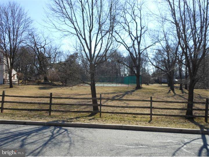 Spring House, PA 19477,L:157 WOODBRIDGE RD