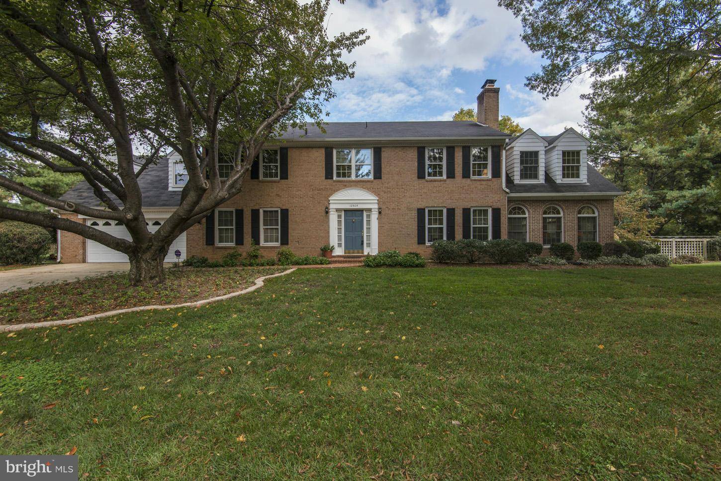 Oakton, VA 22124,10905 WATERMILL CT