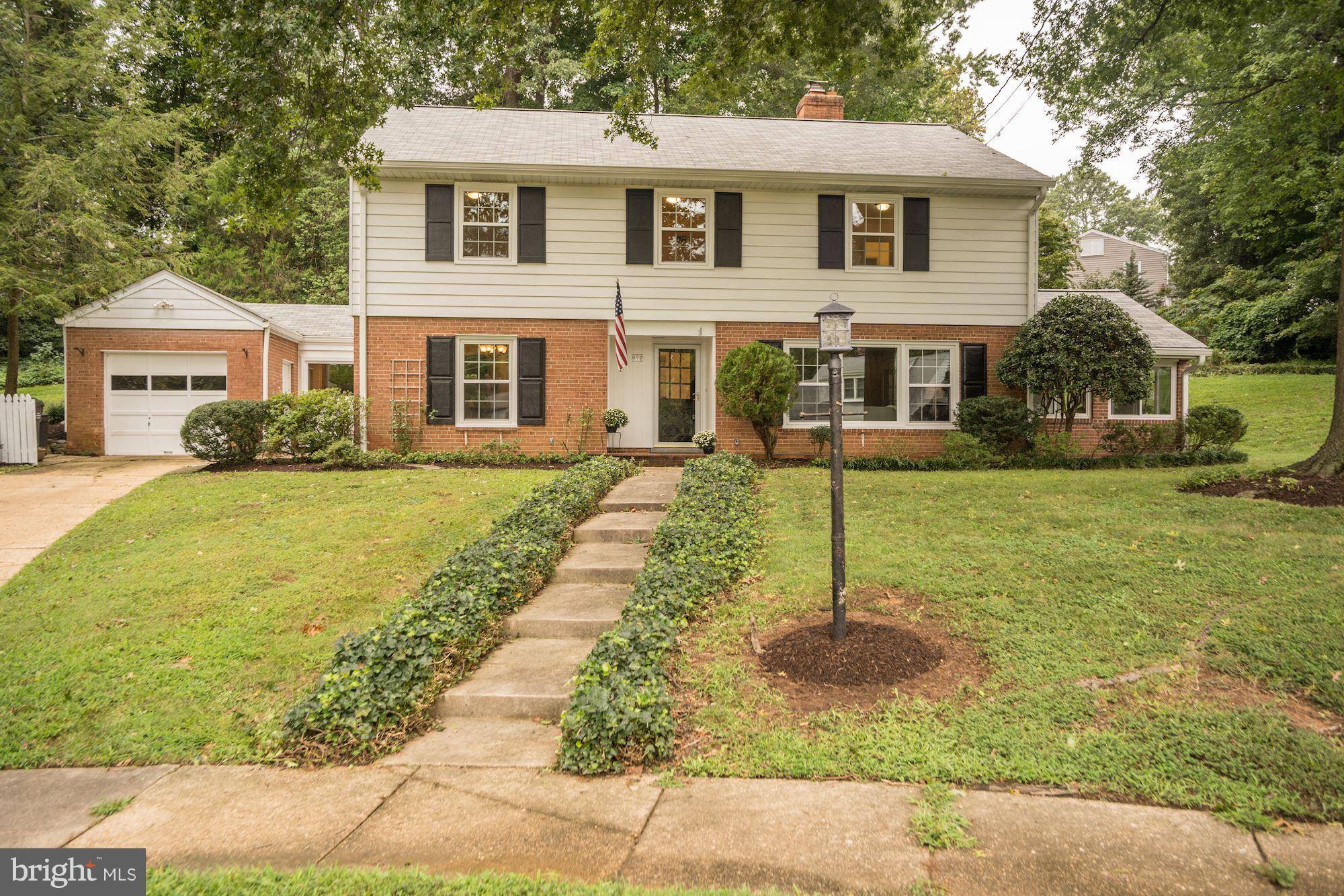 Alexandria, VA 22308,827 ELAINE CT