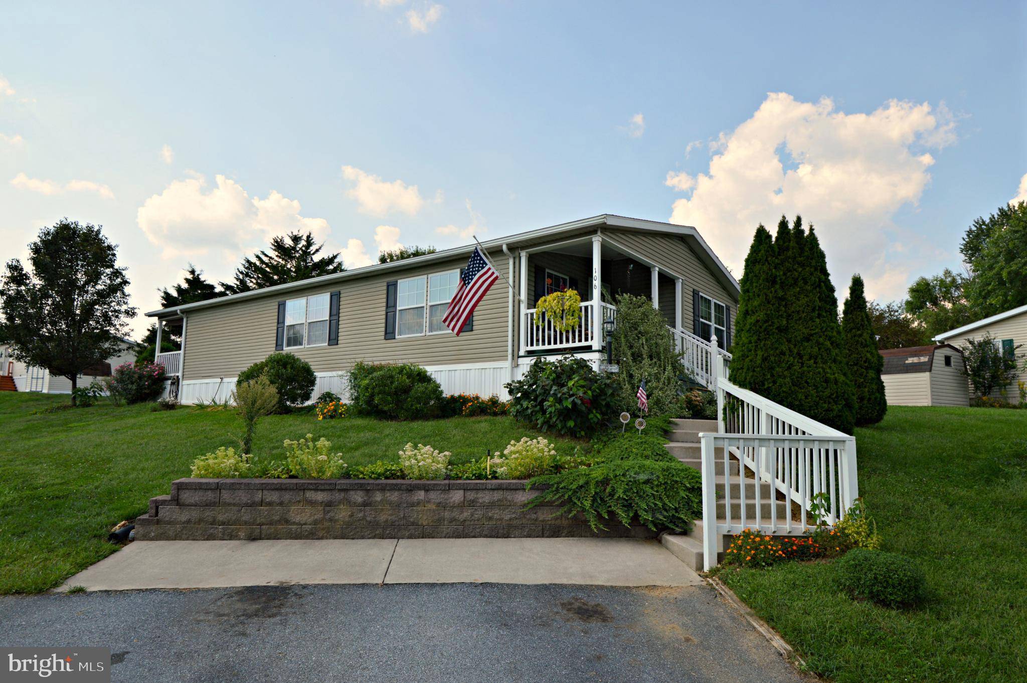 Lancaster, PA 17603,106 DAWNFIELD CT