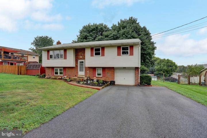 Hummelstown, PA 17036,449 SUE DR