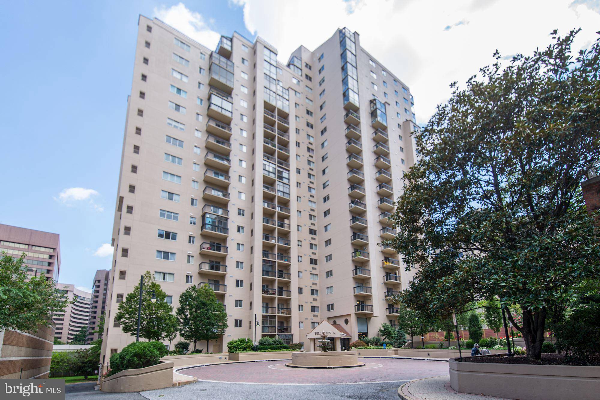 Arlington, VA 22202,1211 EADS ST #409