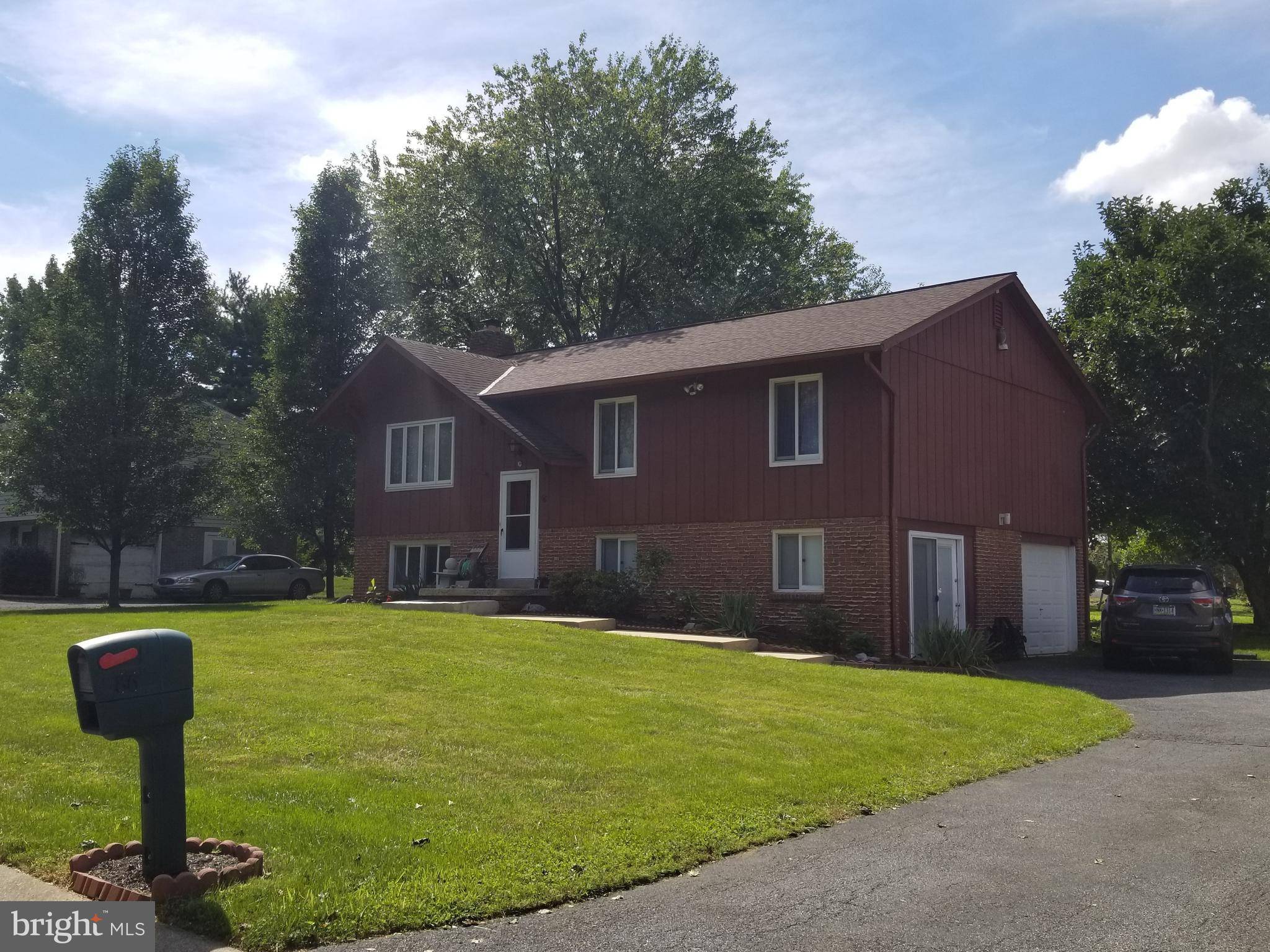 Leola, PA 17540,86 MEADOW VIEW DR