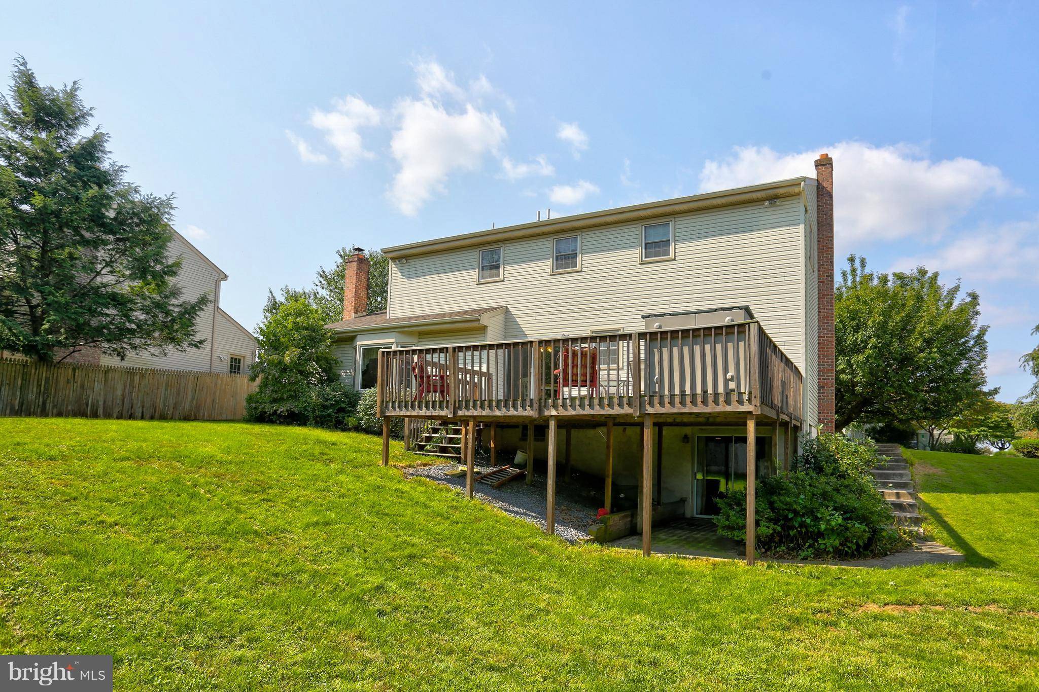 Ephrata, PA 17522,10 STONERIDGE CIR