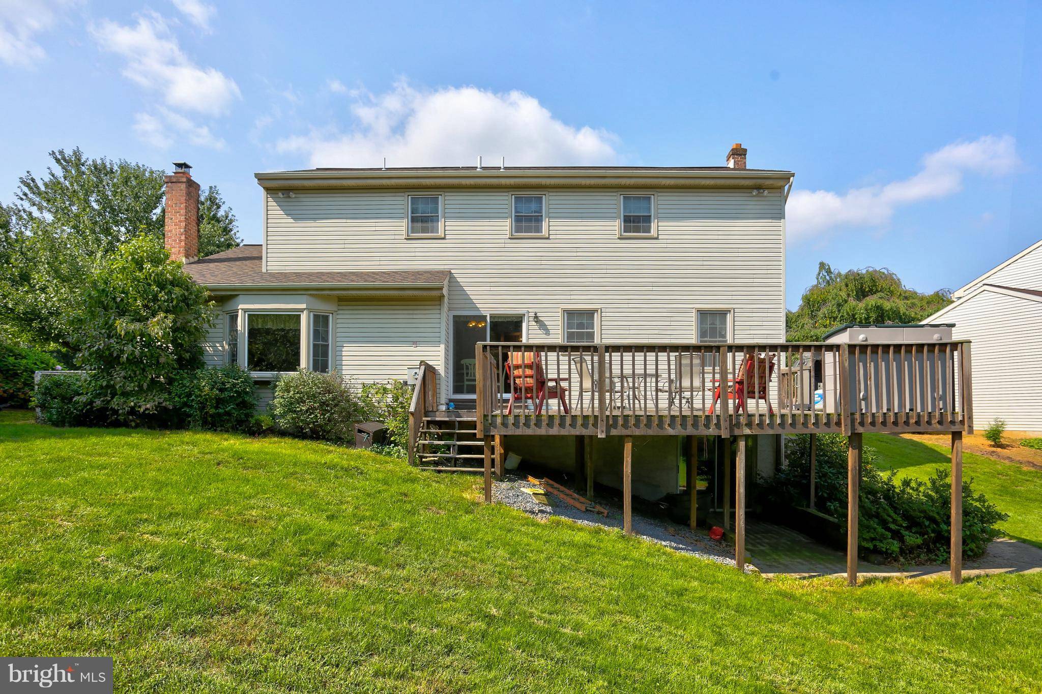 Ephrata, PA 17522,10 STONERIDGE CIR