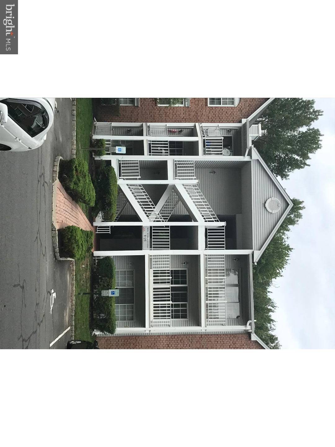 Hamilton Township, NJ 08619,7 VERSAILLES CT