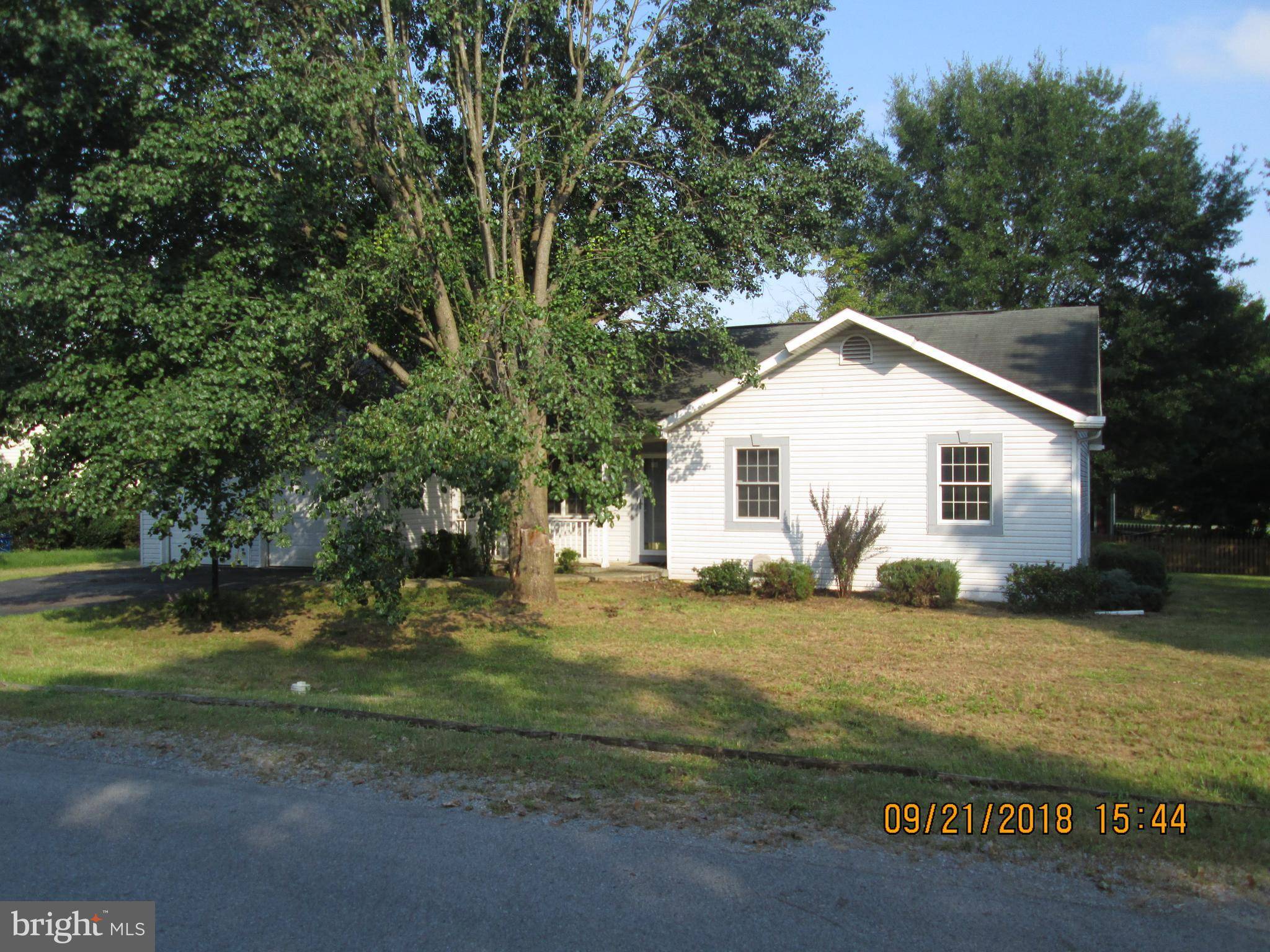 Falling Waters, WV 25419,153 DARTMOUTH LN