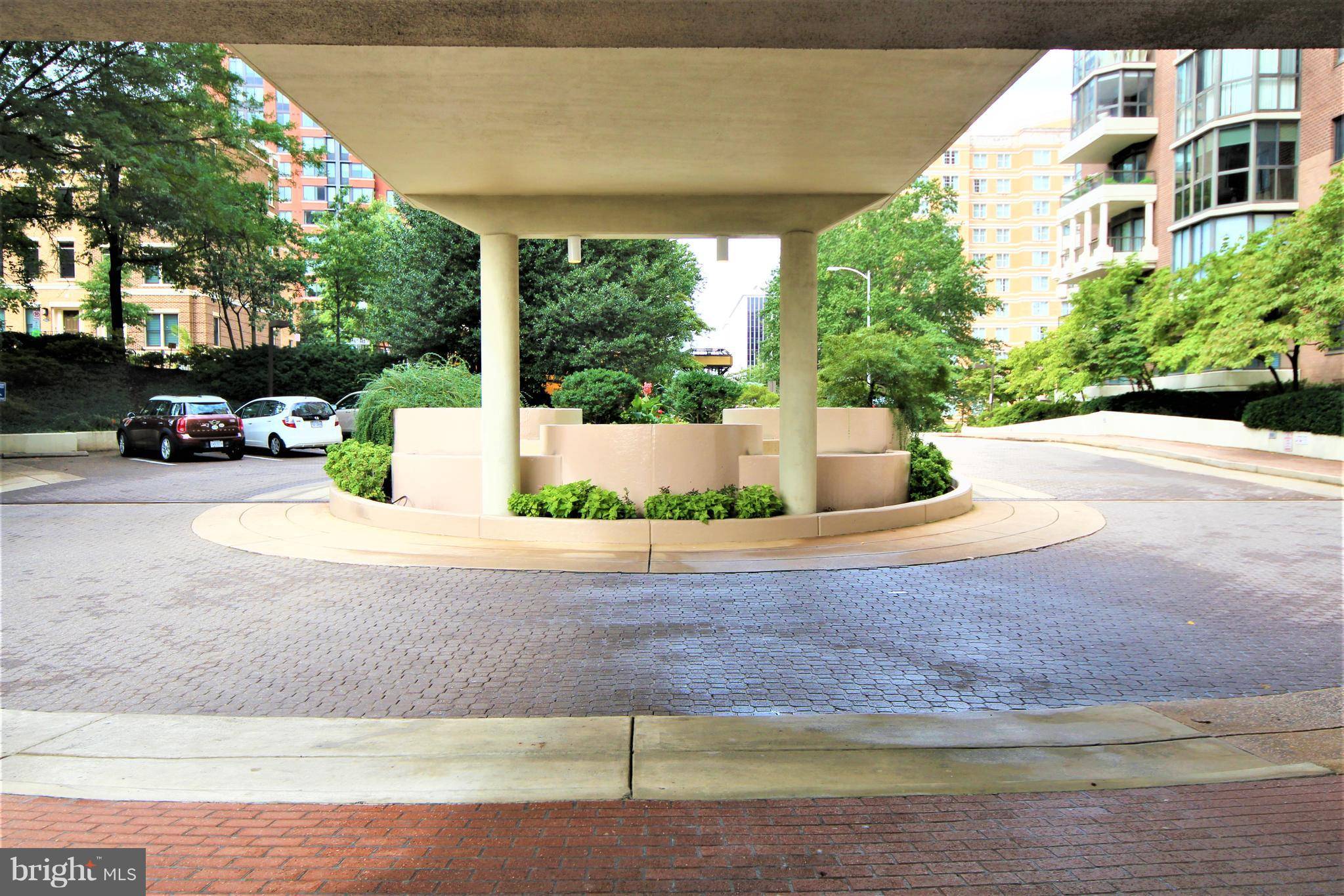 Arlington, VA 22209,1600 OAK ST N #1727