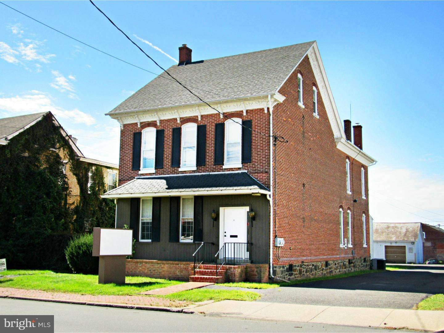 East Greenville, PA 18041,414 MAIN ST