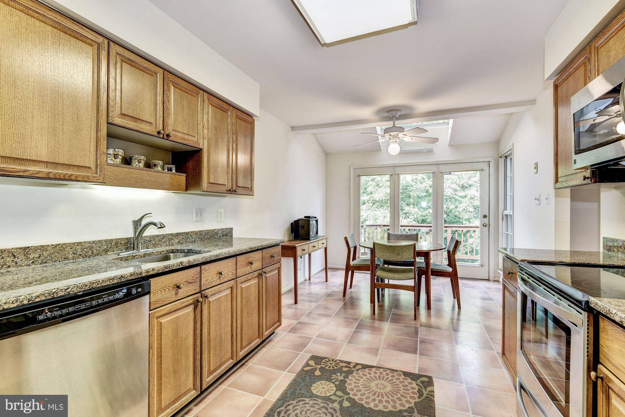 Alexandria, VA 22310,6083 TALAVERA CT