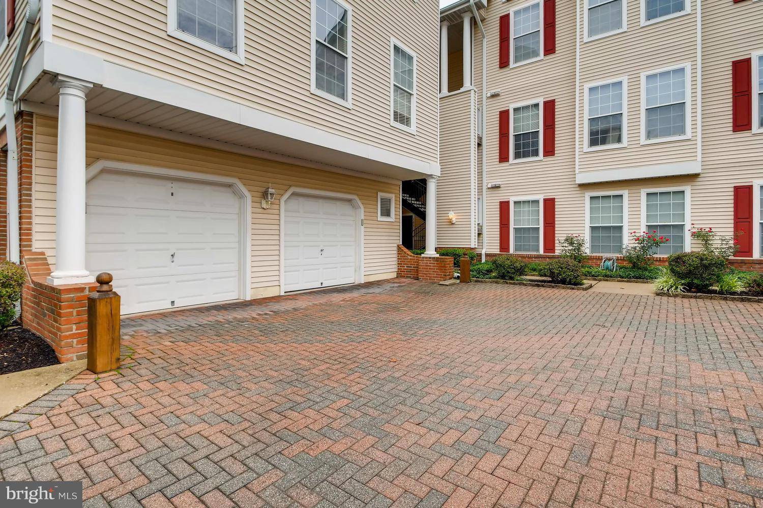 Owings Mills, MD 21117,5002 HOLLINGTON DR #304