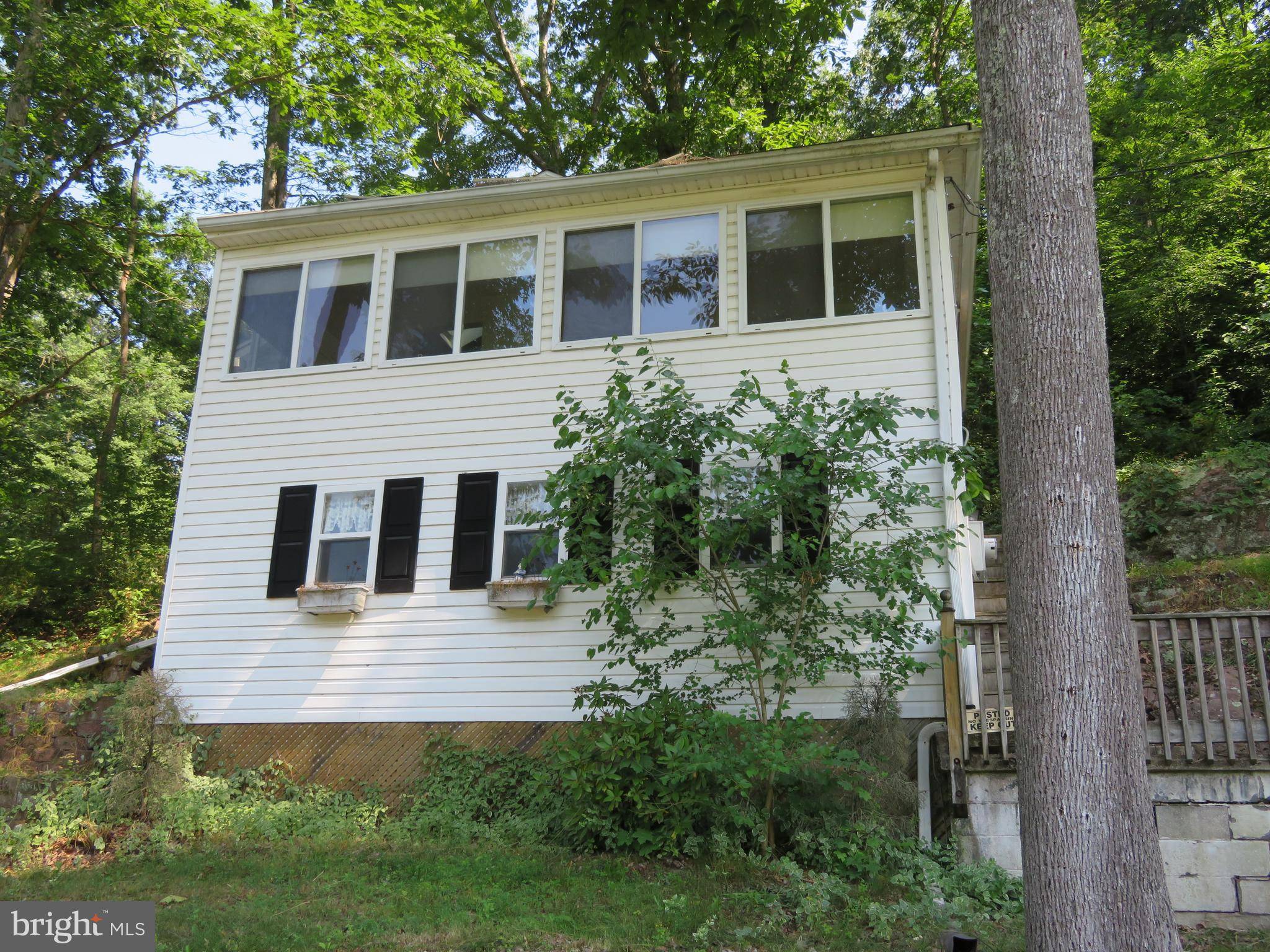 Newmanstown, PA 17073,2215 LAKE DR