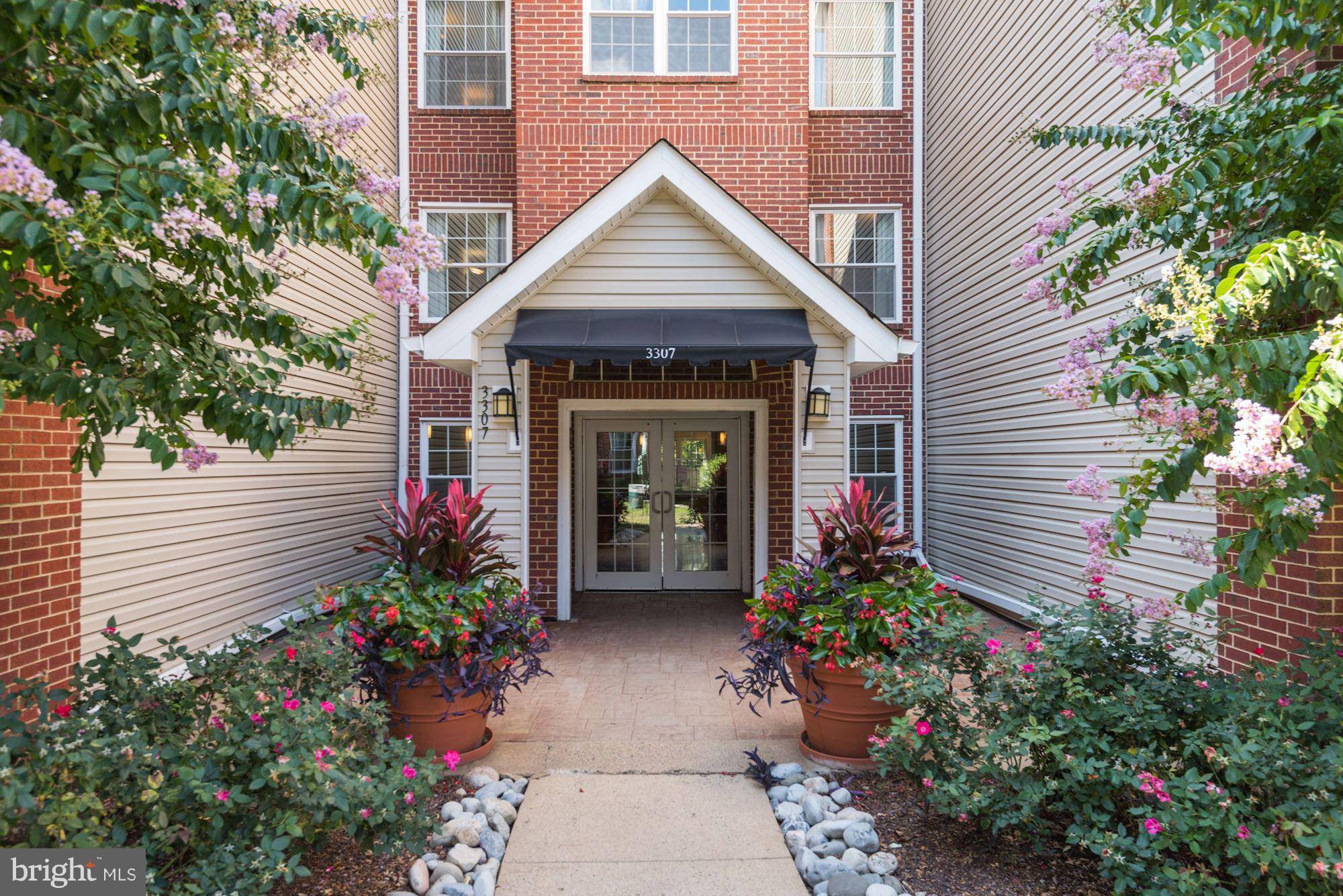 Alexandria, VA 22302,3307 WYNDHAM CIR #1157