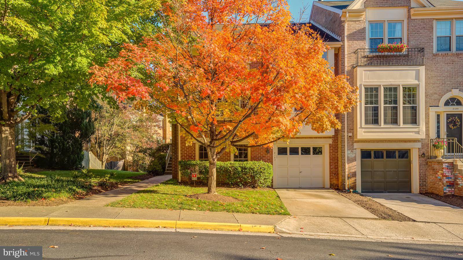 Falls Church, VA 22043,2127 KINGS GARDEN WAY