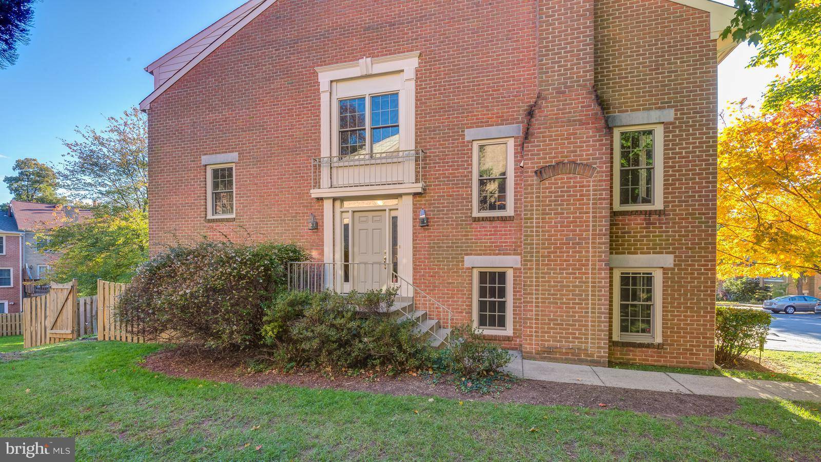 Falls Church, VA 22043,2127 KINGS GARDEN WAY