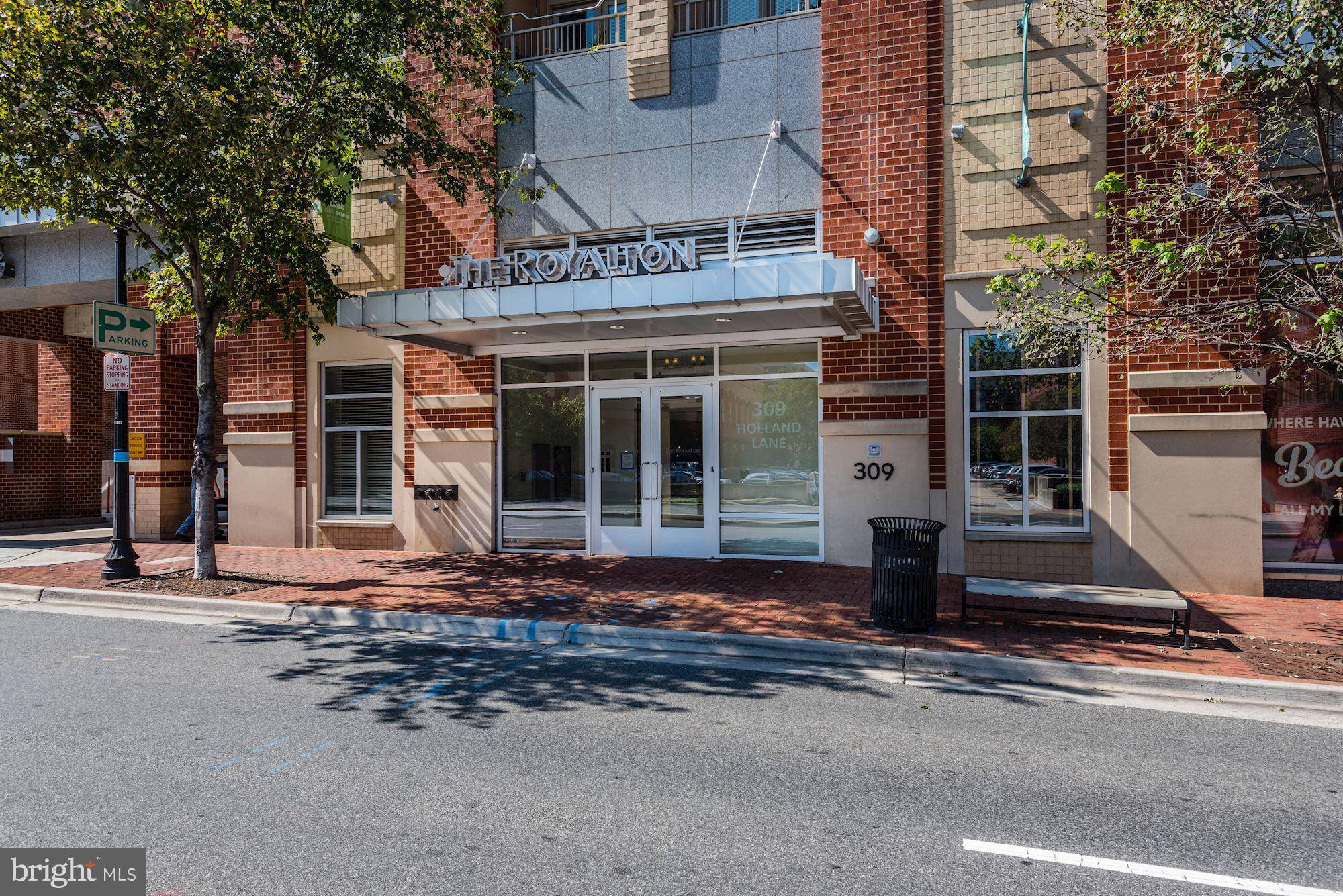 Alexandria, VA 22314,309 HOLLAND LN #236