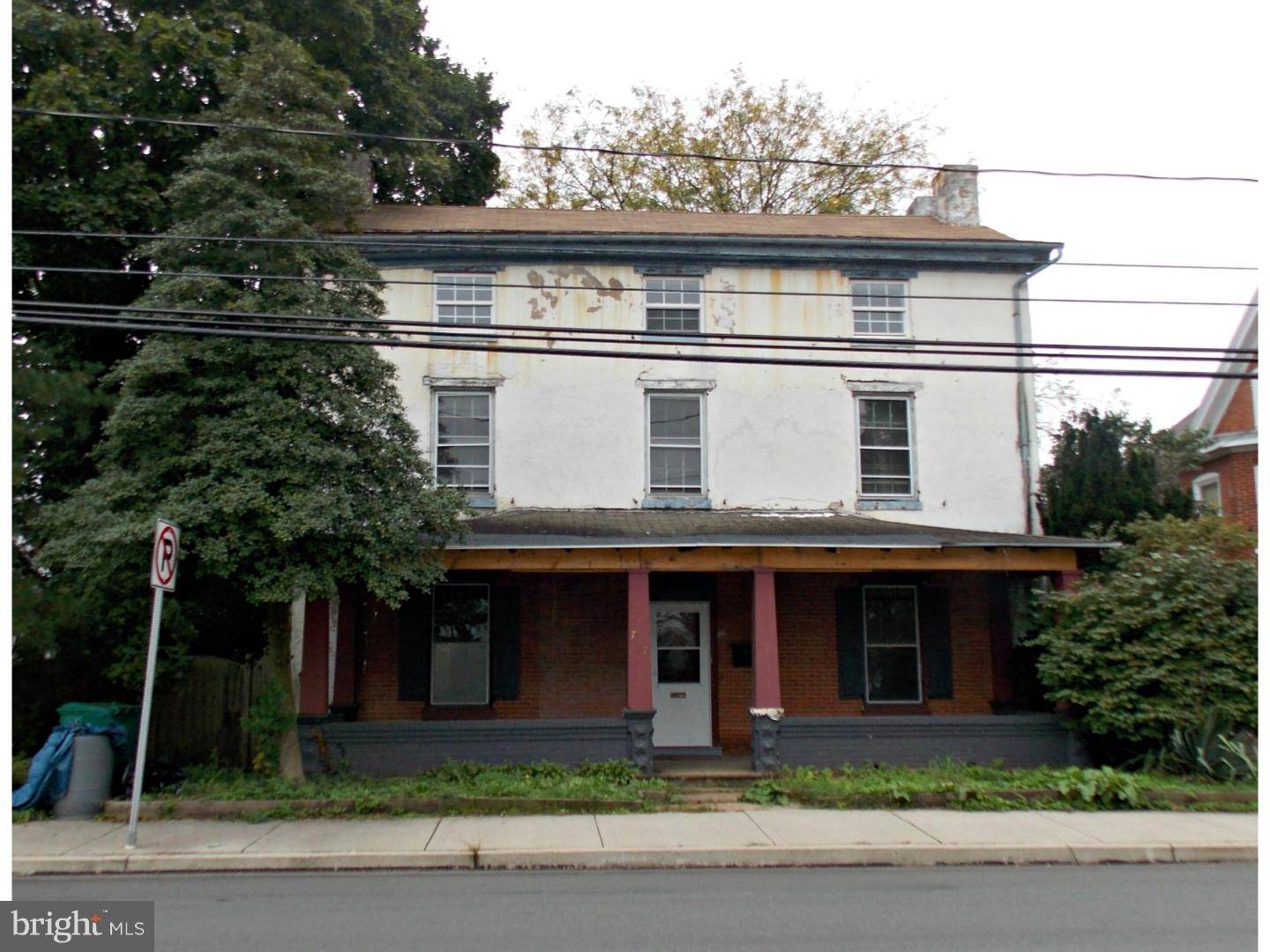 Pennsburg, PA 18073,737 MAIN ST