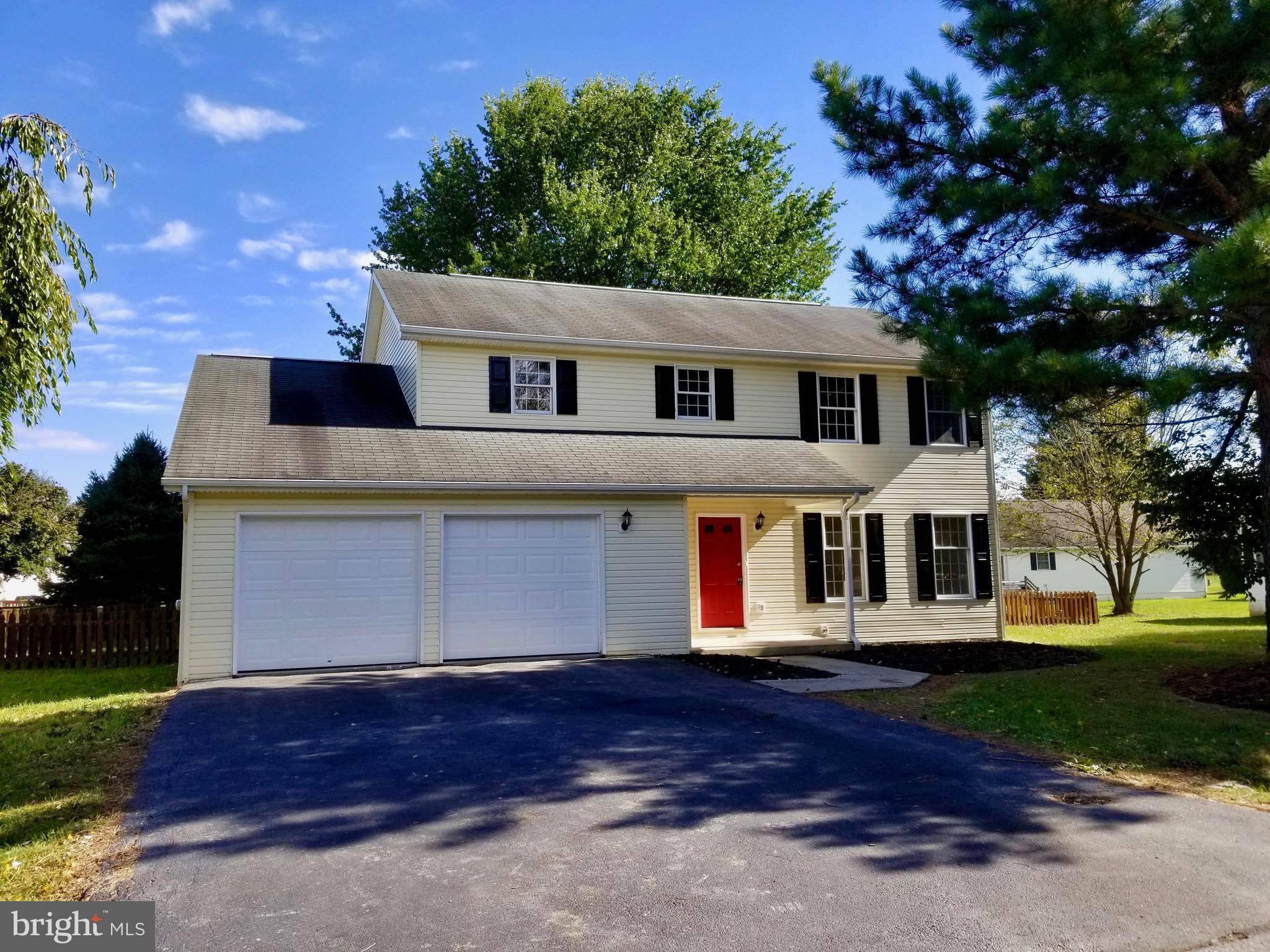 Falling Waters, WV 25419,177 AMBLER LN