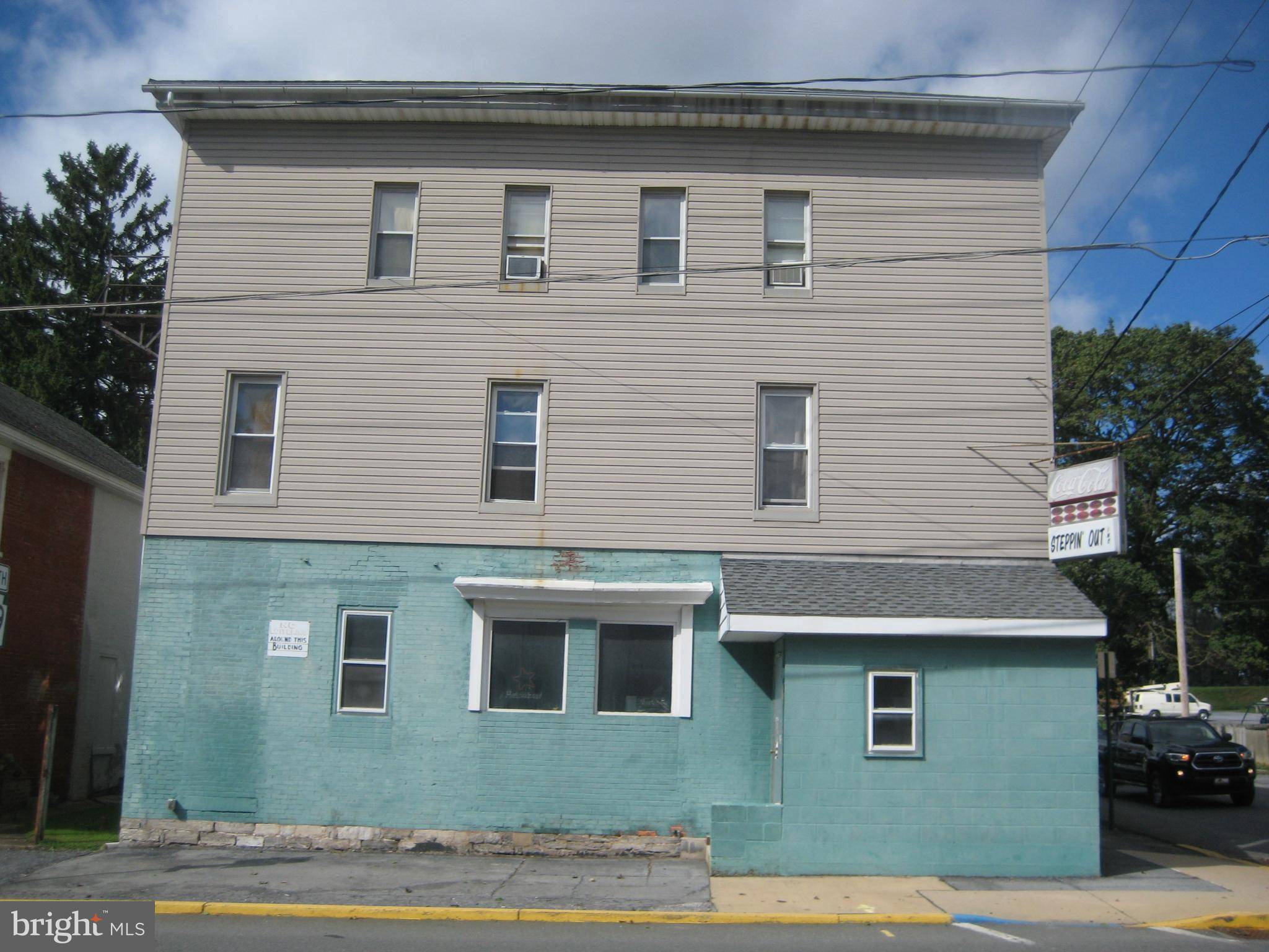 Newmanstown, PA 17073,1 W MAIN ST