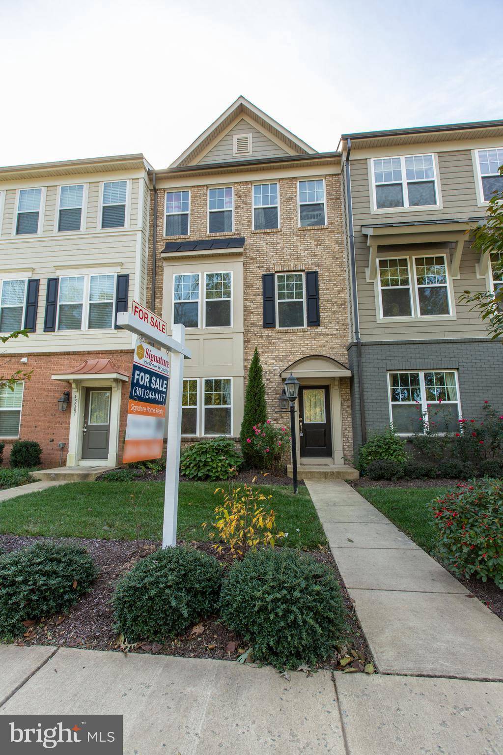 Chantilly, VA 20152,43985 EASTGATE VIEW DR