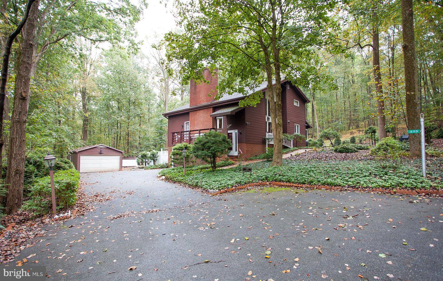 Mt Gretna, PA 17064,225 VILLAGE COVE