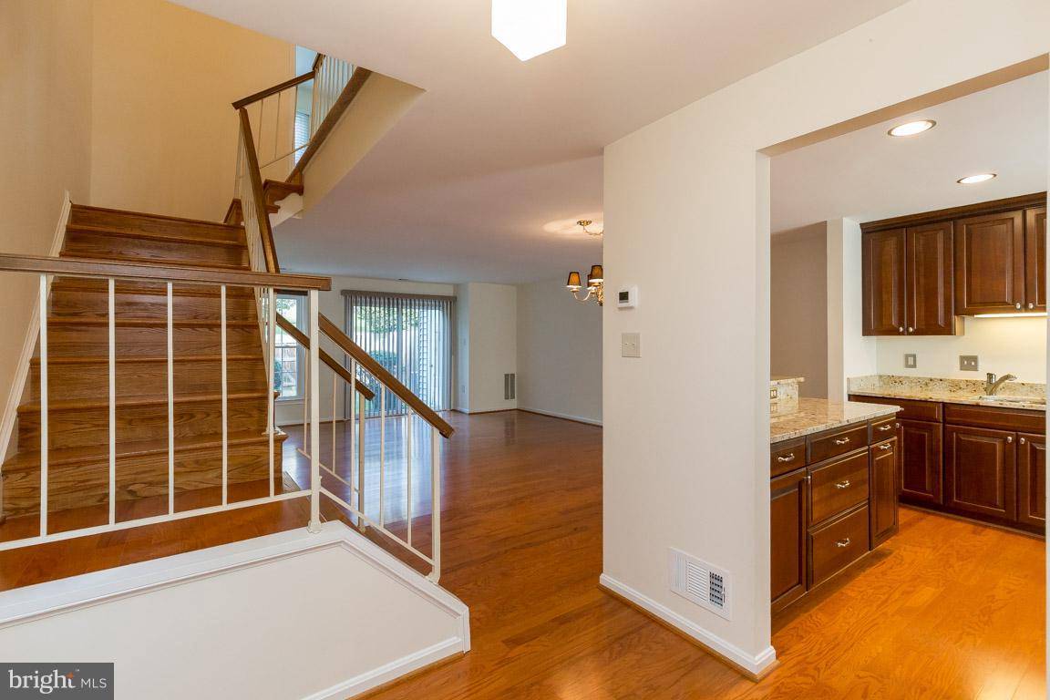 Alexandria, VA 22315,7422 HOUNDSBURY CT