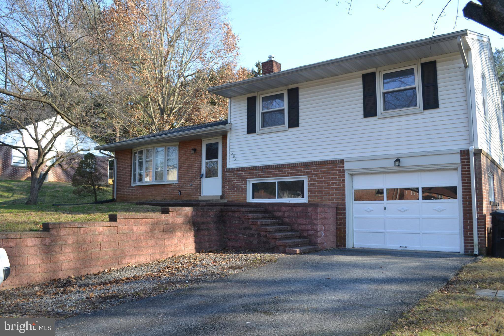 Lancaster, PA 17603,503 FAIRWAY DR