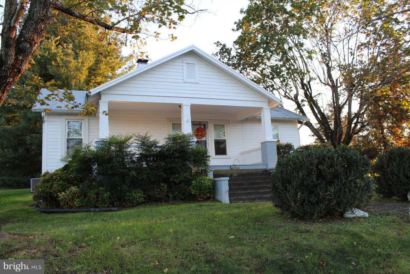 Luray, VA 22835,923 MAIN ST