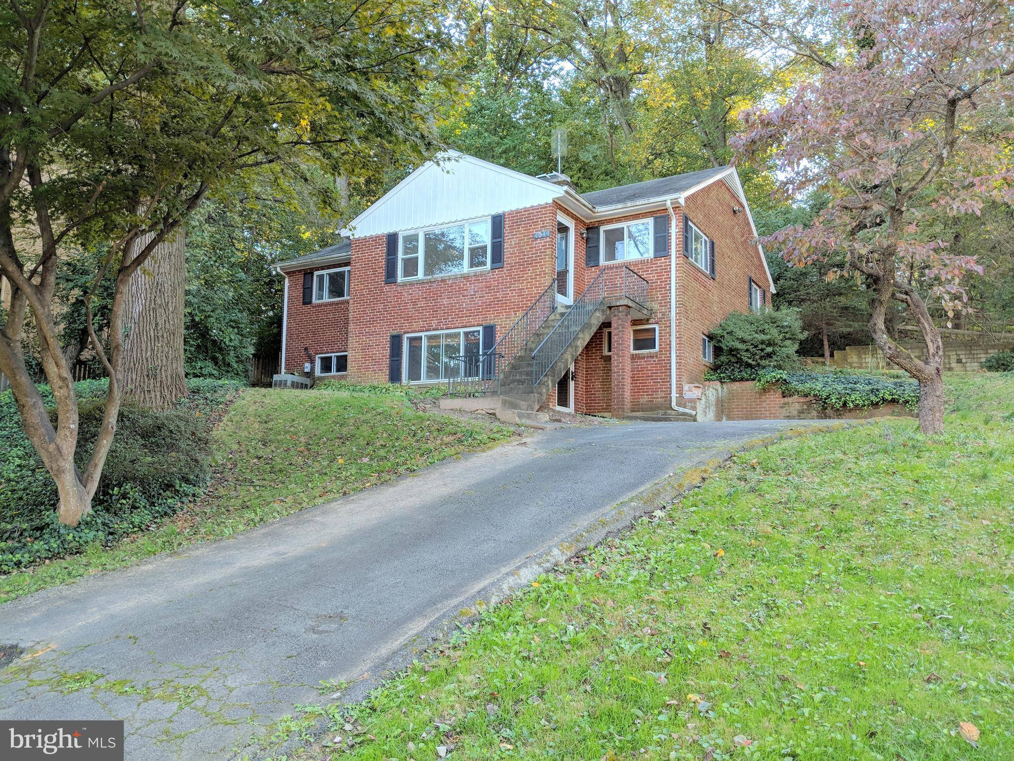 Arlington, VA 22207,4044 VACATION LN N