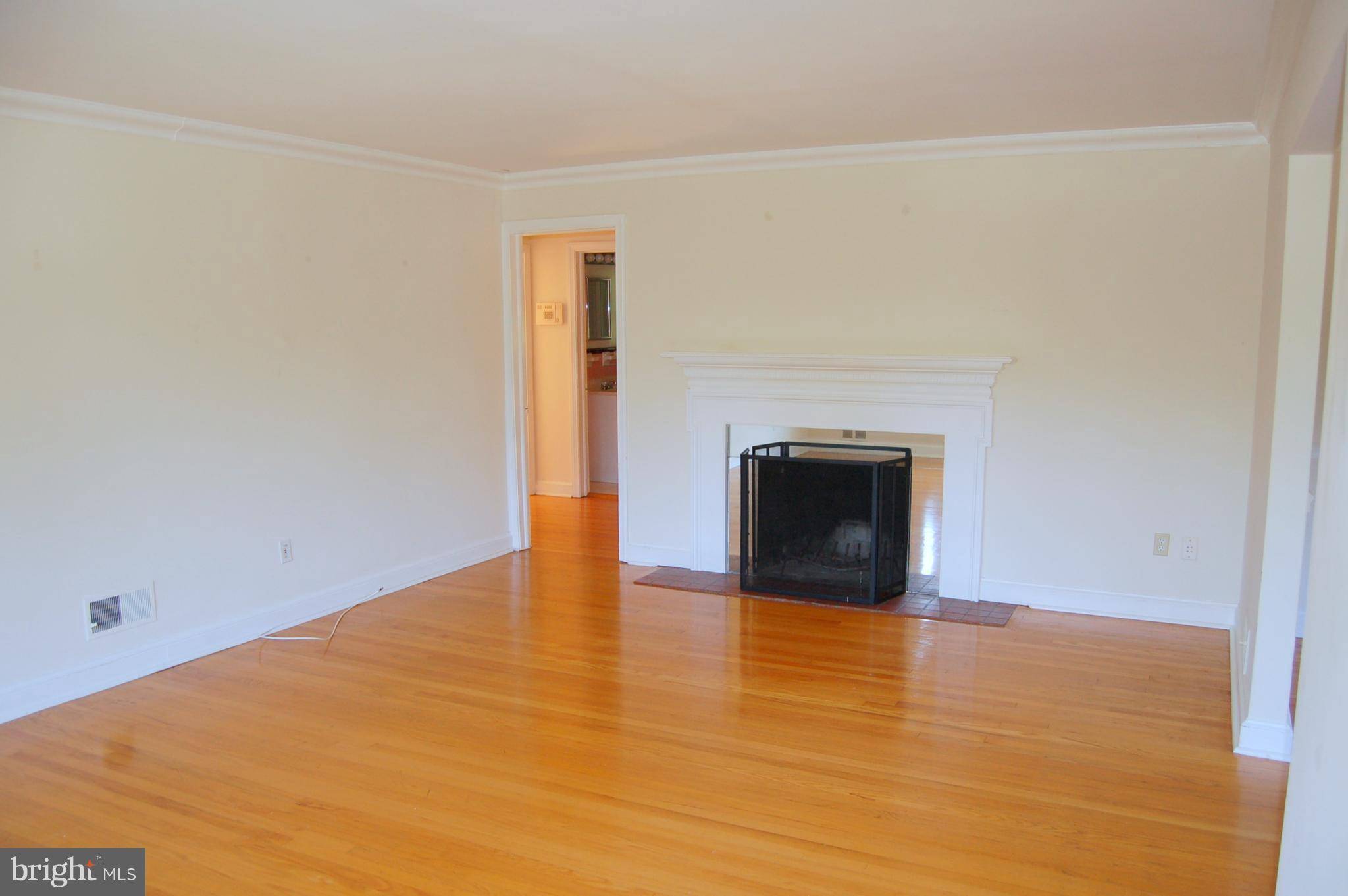 Arlington, VA 22207,4044 VACATION LN N