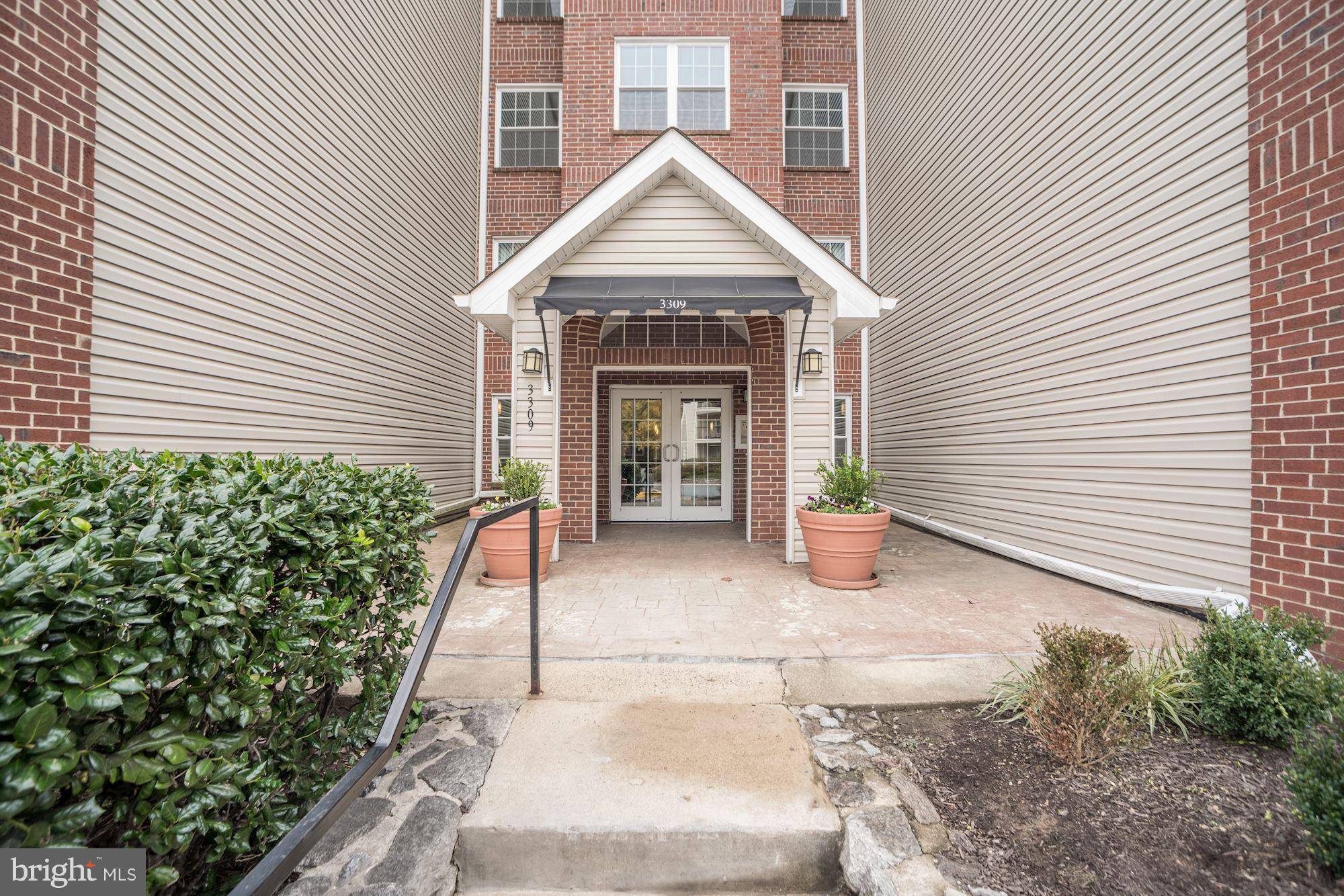 Alexandria, VA 22302,3309 WYNDHAM CIR #3176