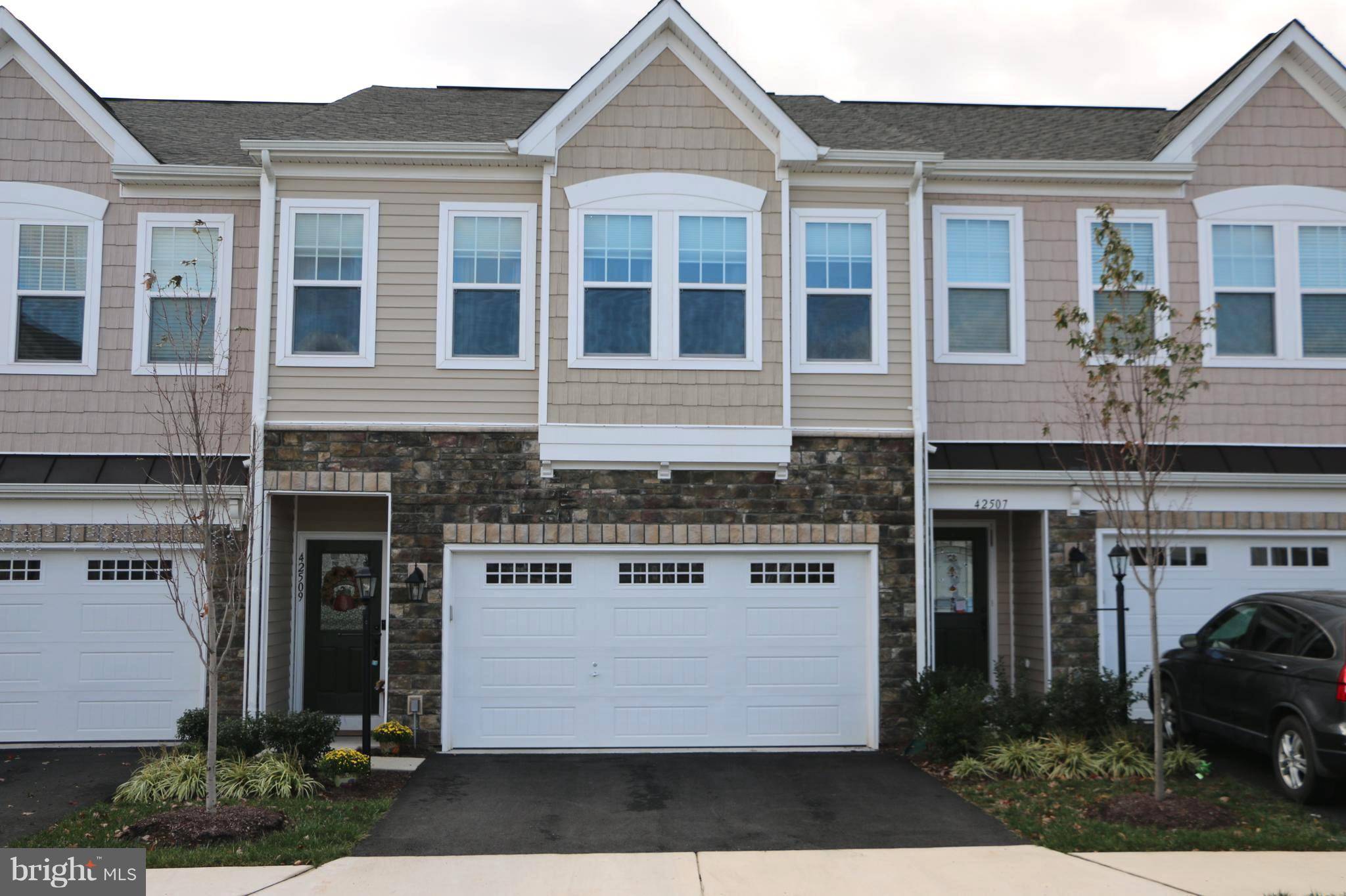 Ashburn, VA 20148,42509 BENFOLD SQ