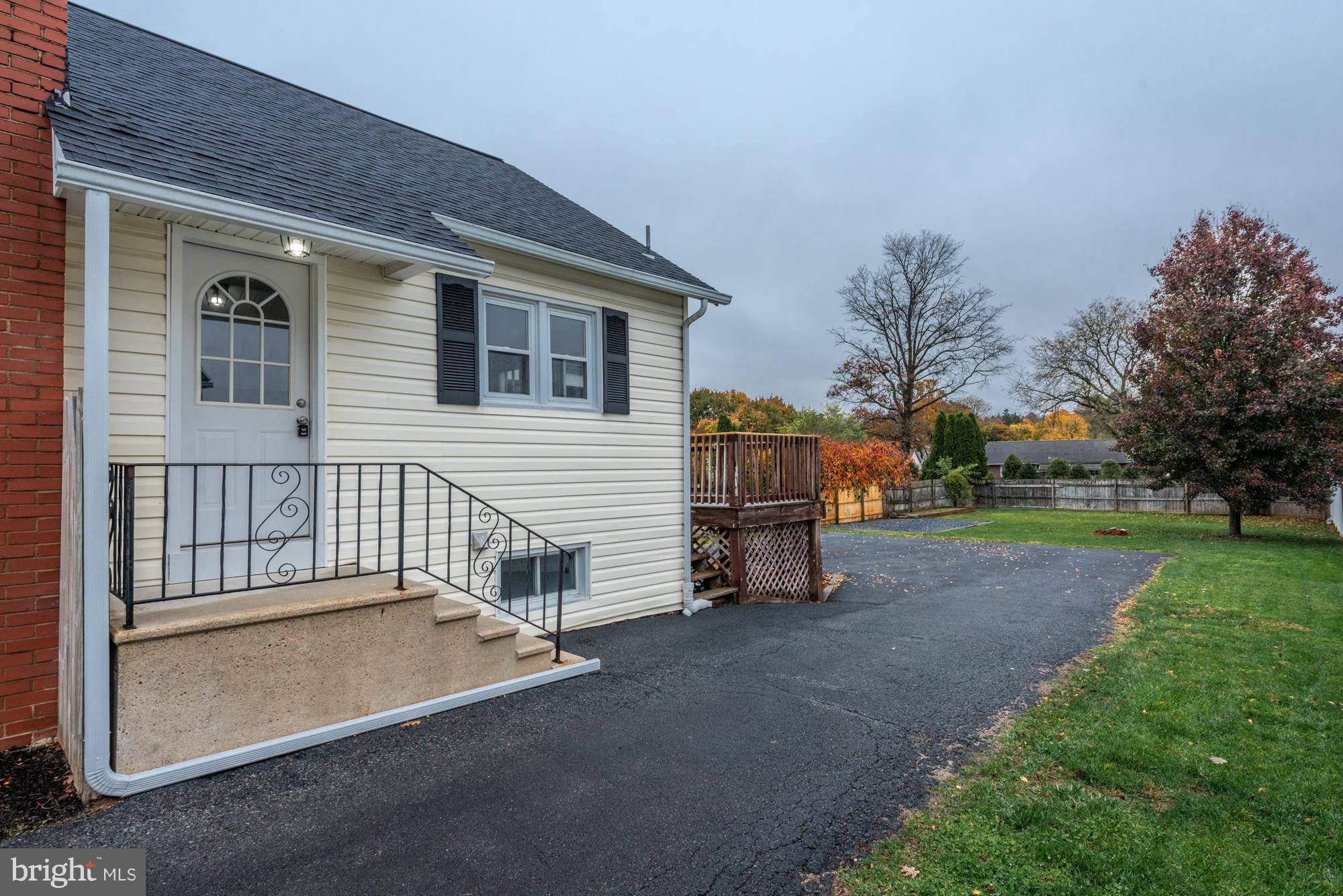 Robesonia, PA 19551,119 CHESTNUT AVENUE