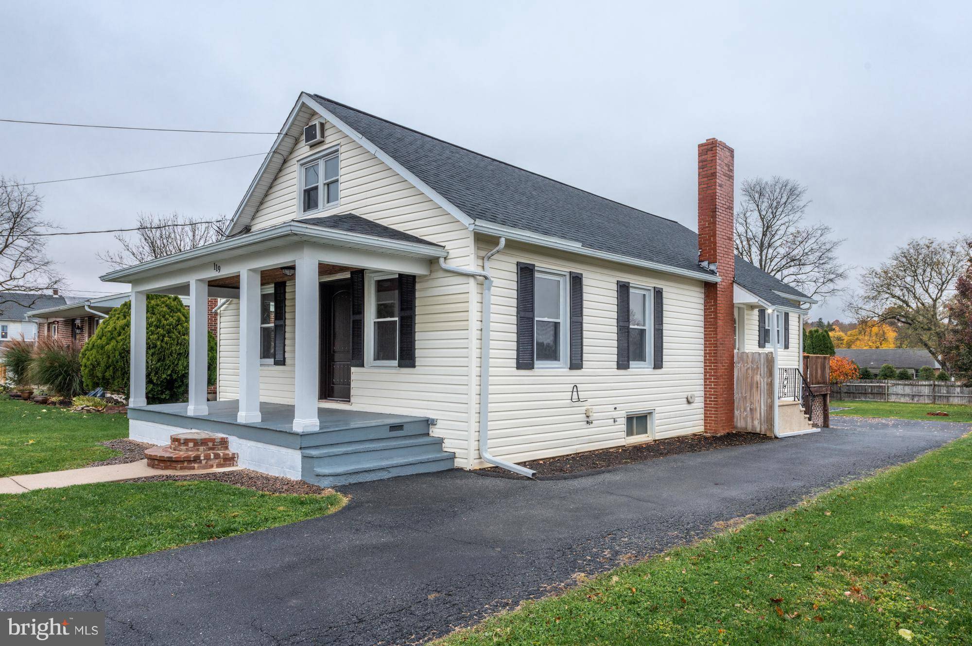 Robesonia, PA 19551,119 CHESTNUT AVENUE