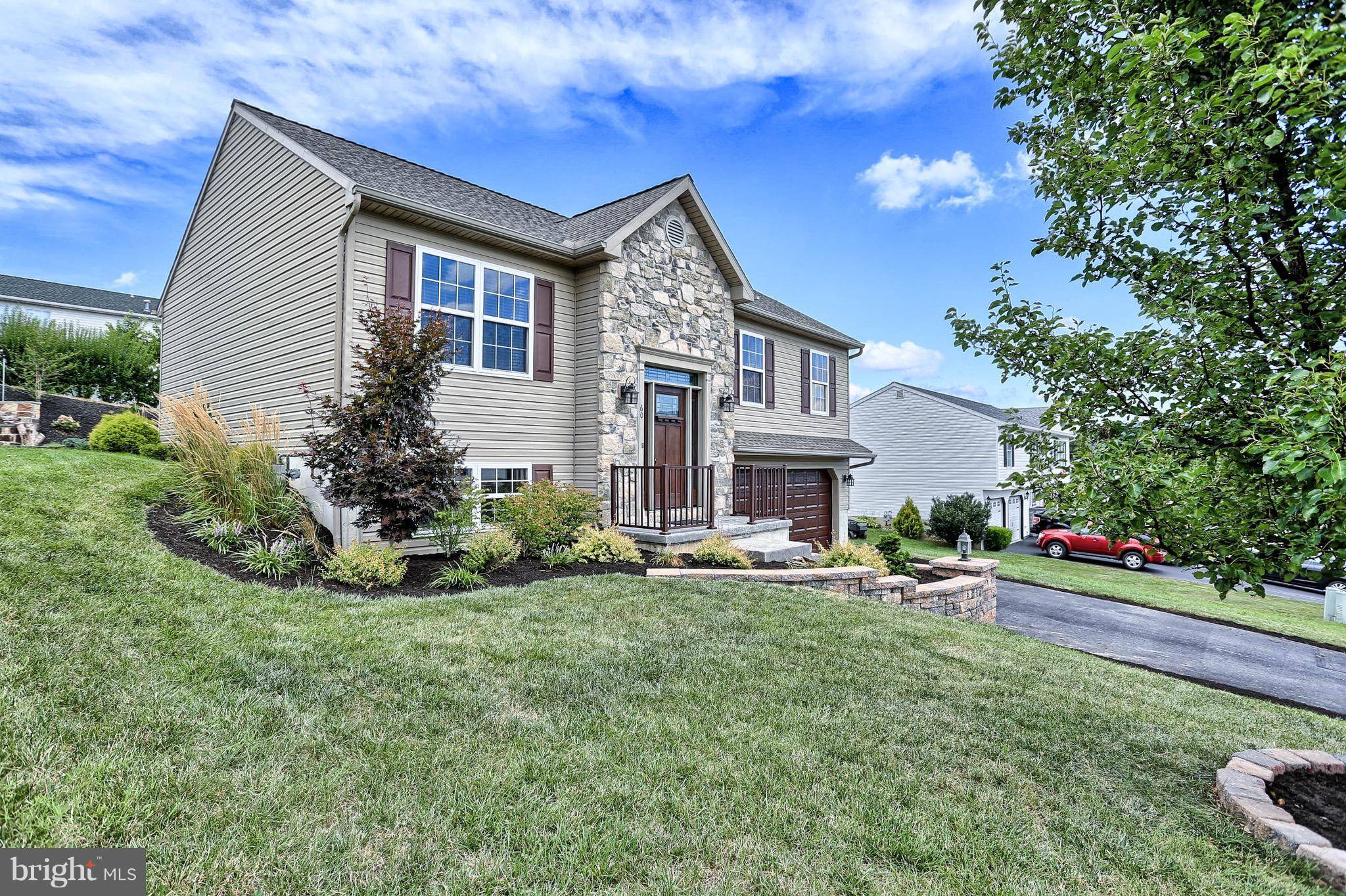 Mount Wolf, PA 17347,60 ASBURY CT