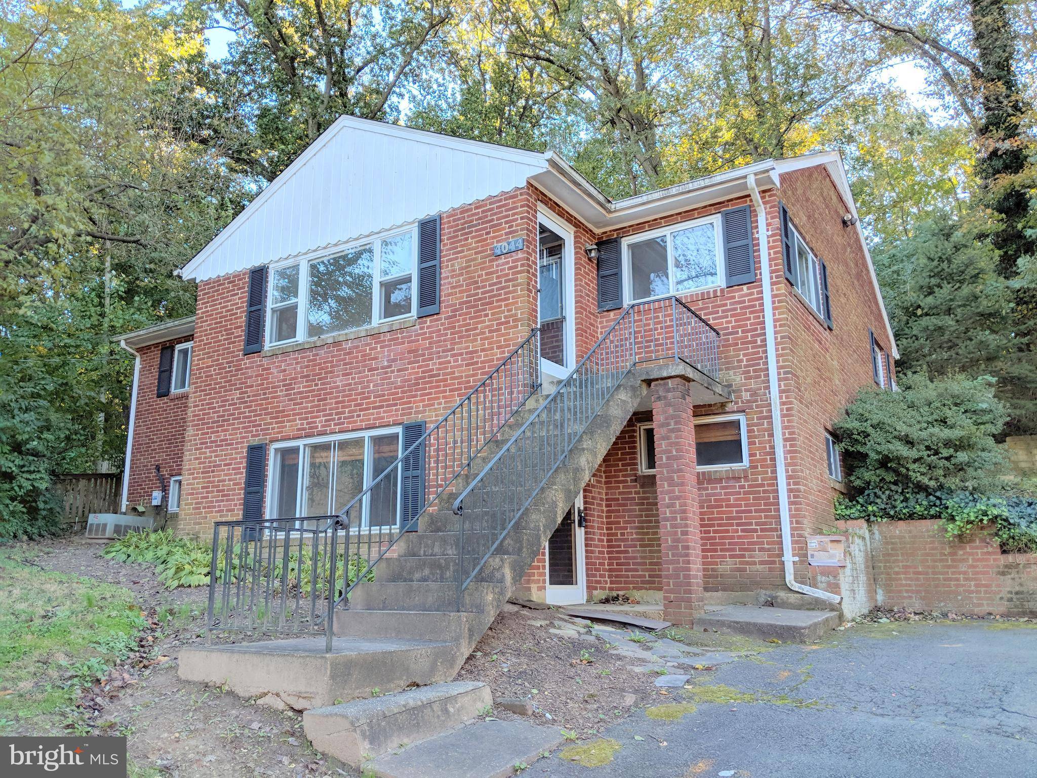 Arlington, VA 22207,4044 VACATION LN N