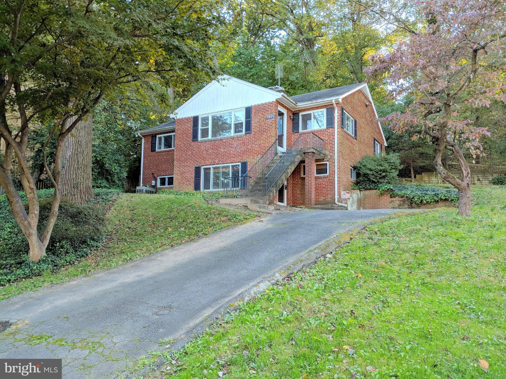 Arlington, VA 22207,4044 VACATION LN N