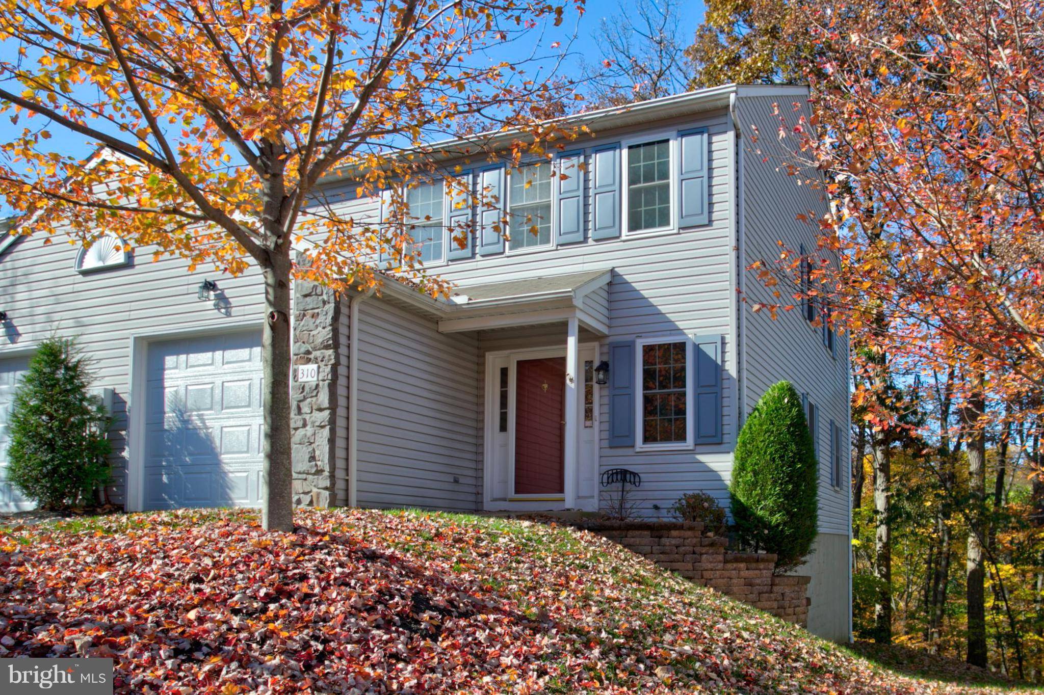 Lancaster, PA 17601,310 TREETOPS CT