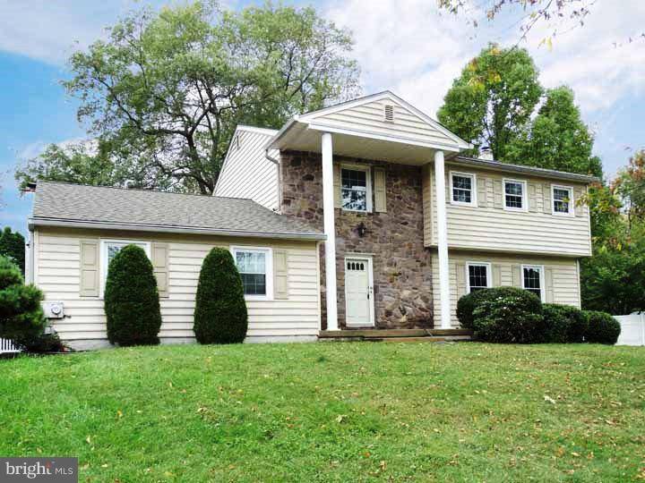 Yardley, PA 19067,933 OLSEN DR