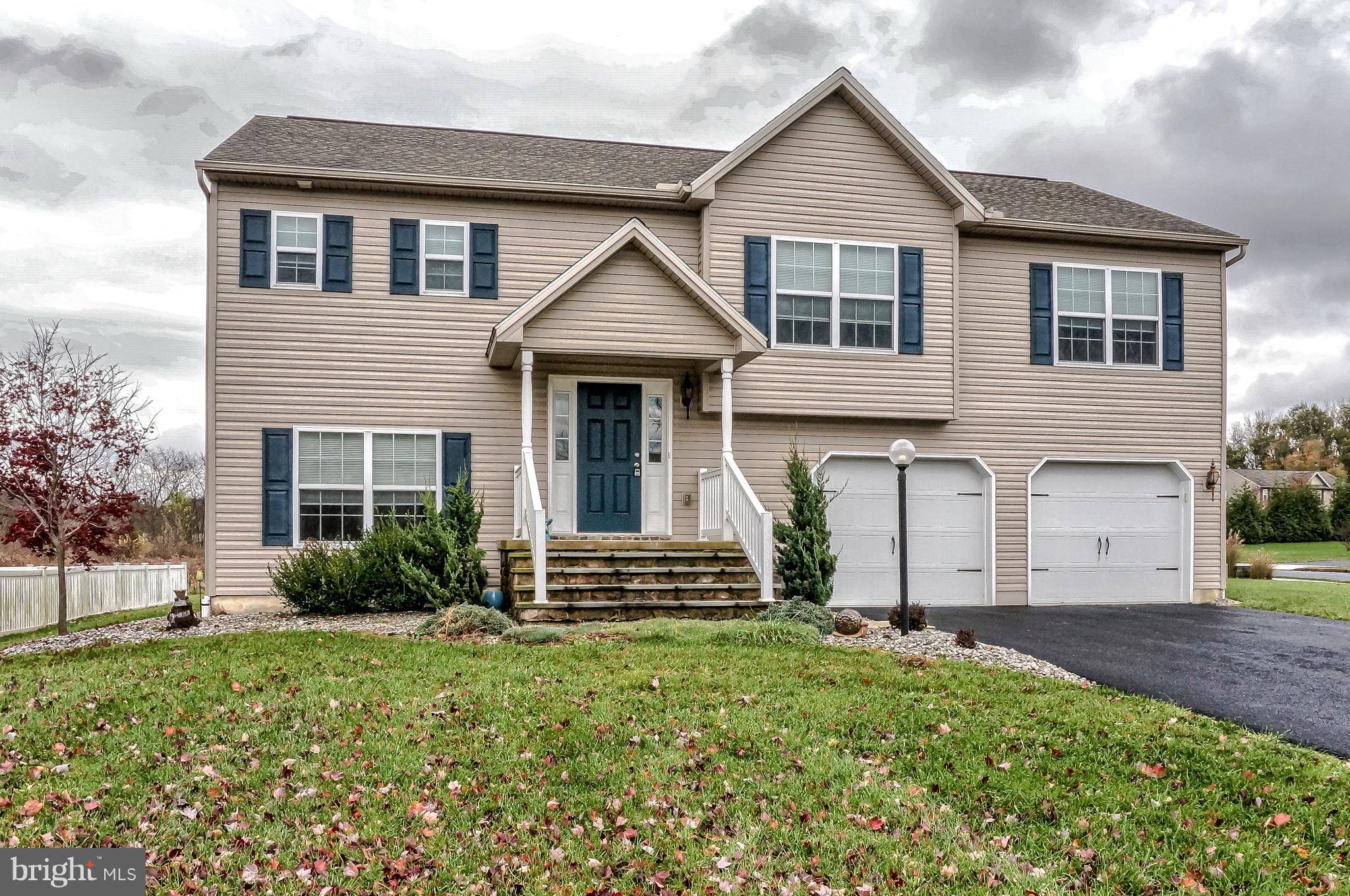 Dillsburg, PA 17019,106 HOLLOW LN