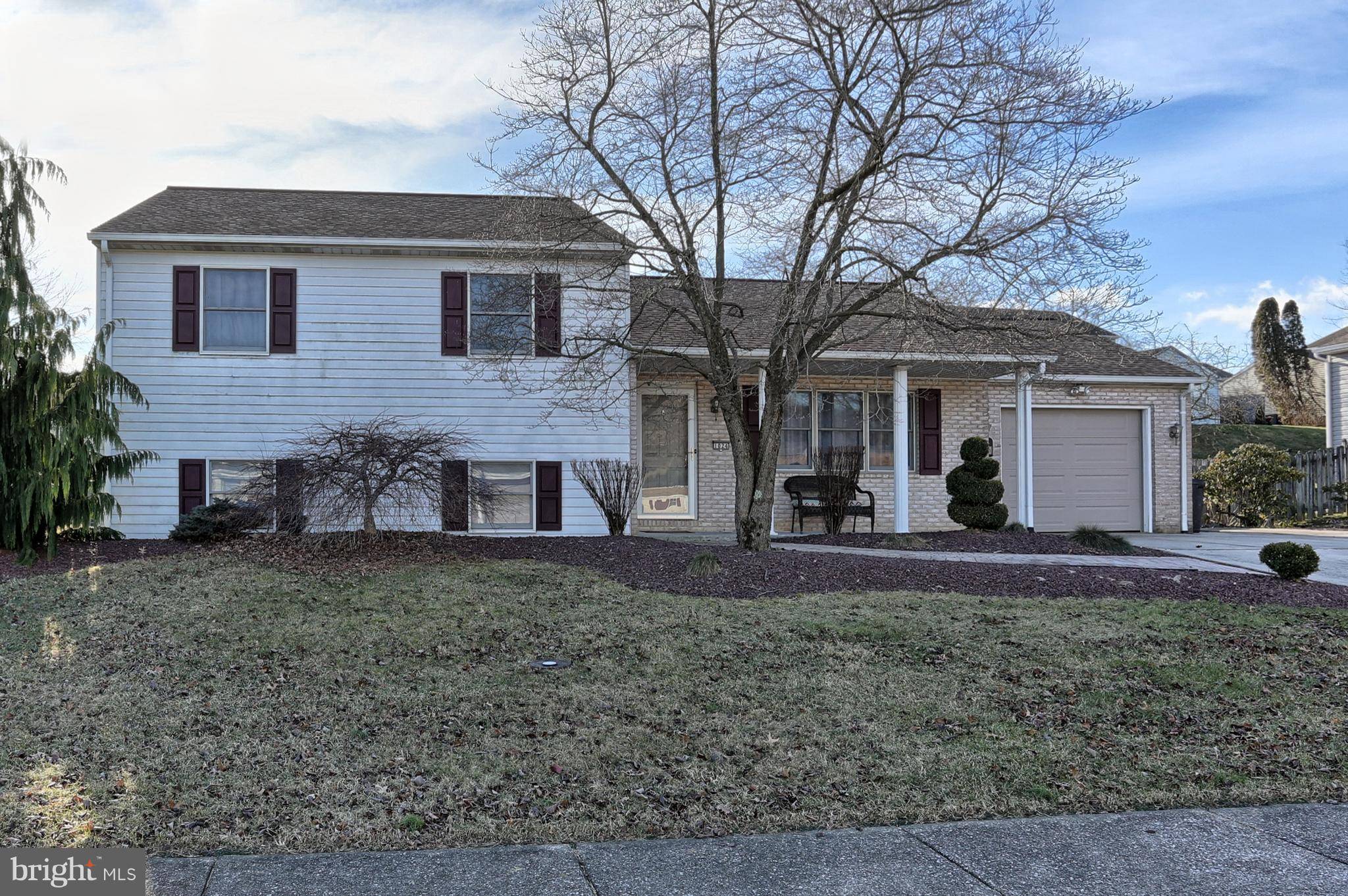 Enola, PA 17025,1024 TEAKWOOD LN