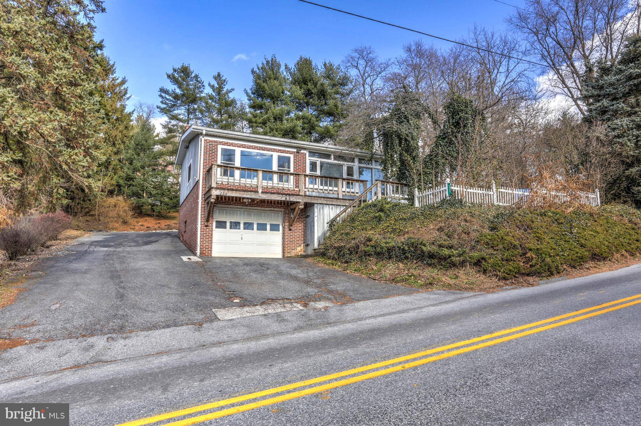 New Holland, PA 17557,225 SUMMITVILLE RD