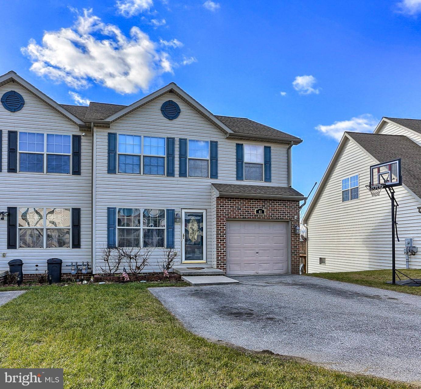 Hanover, PA 17331,41 HEMLOCK DR