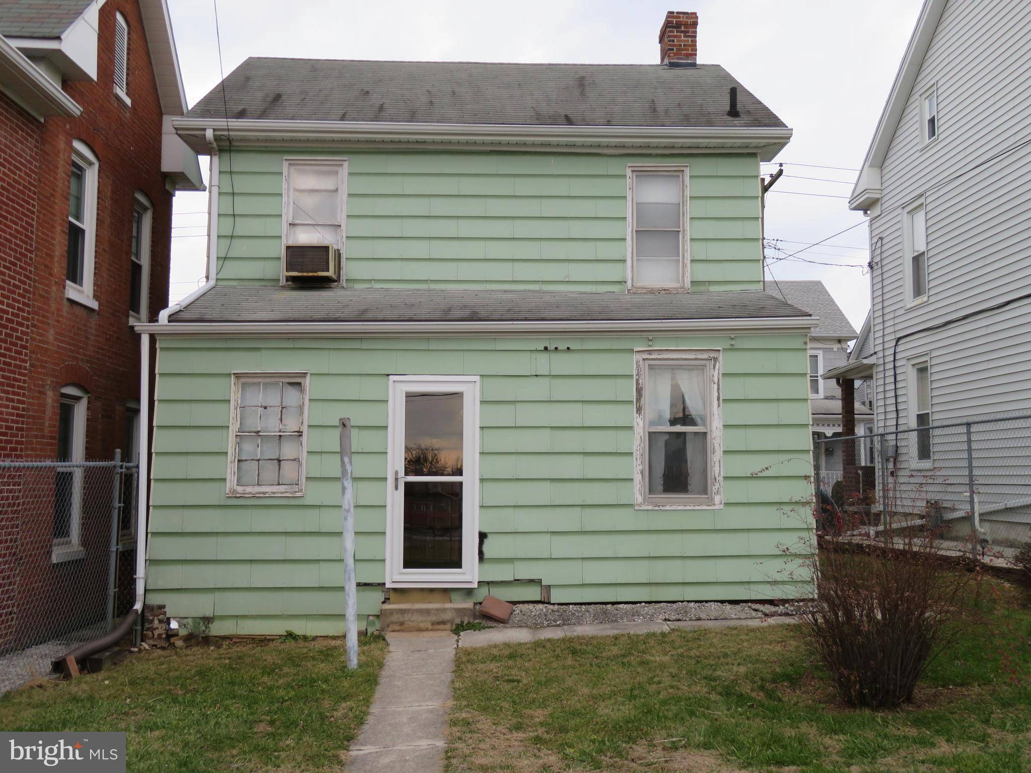 Hanover, PA 17331,243 LOCUST ST