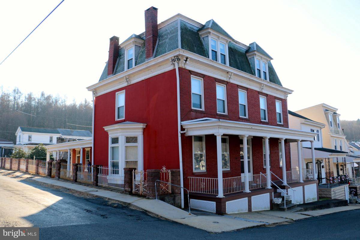 Ashland, PA 17921,802 PINE ST