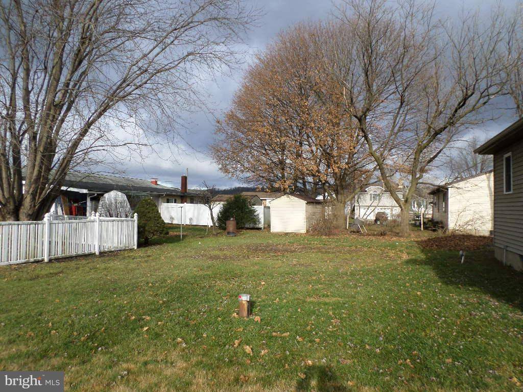 Selinsgrove, PA 17870,215 PLEASANT DR