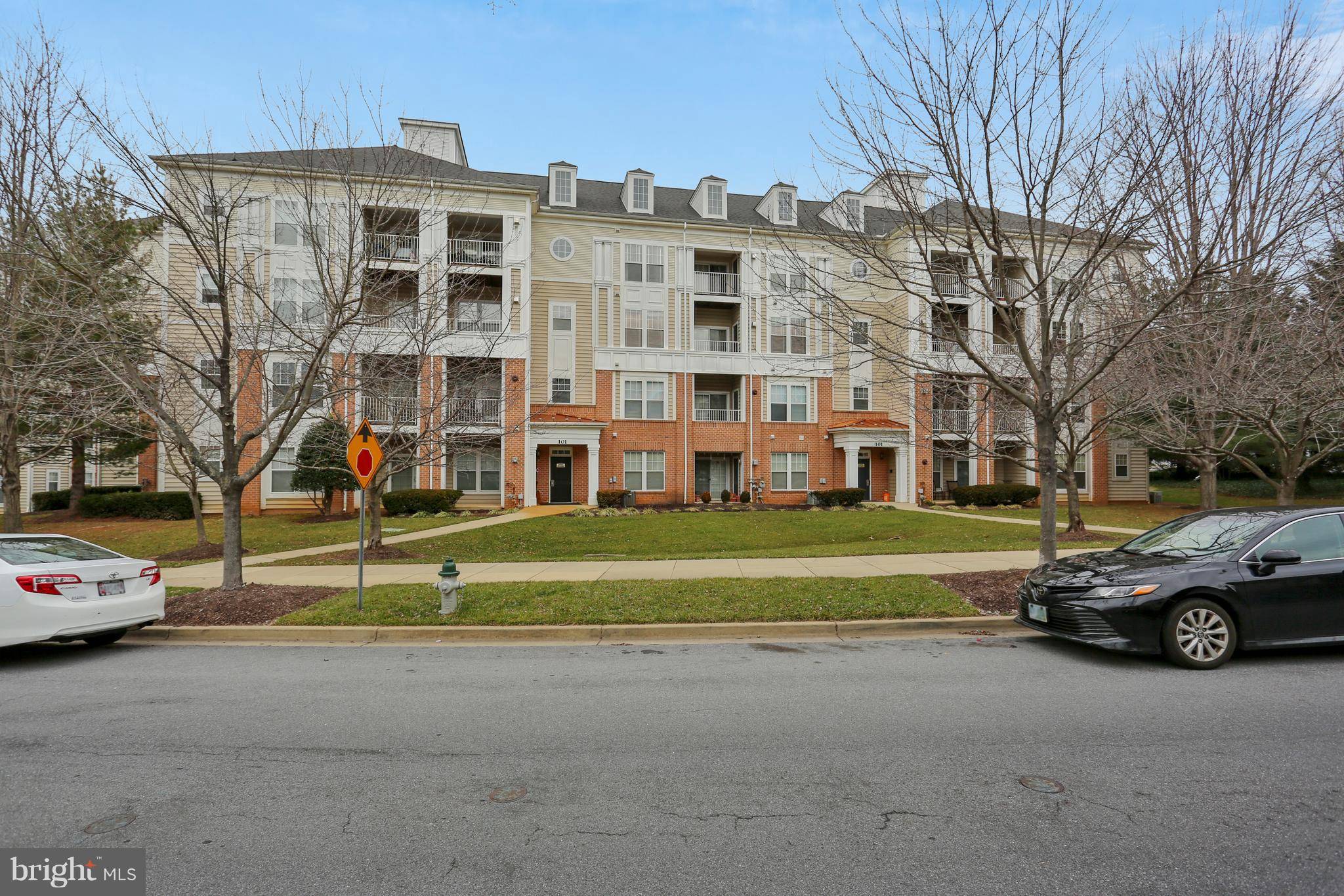 Rockville, MD 20855,101 WATKINS POND BLVD #4-201